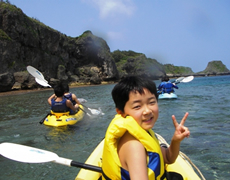 沖縄シーカヤックツアー・子供でも楽しめます
