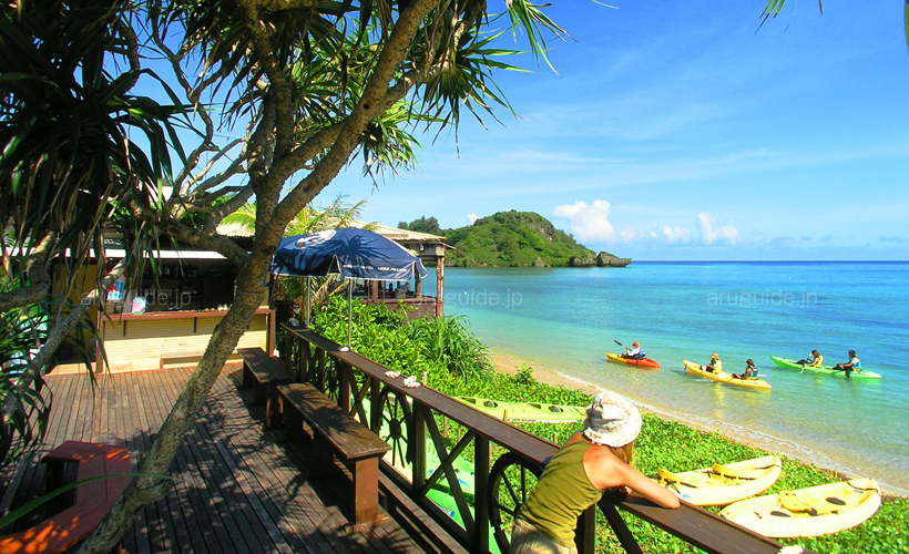 Kayaking and snorkeling in the Blue Cave adventure