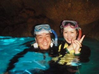 タカちゃん、ミホさんのカヤック＆青の洞窟スノーケルツアー！