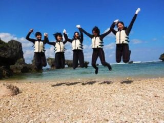 沖縄の青い海に出発！！