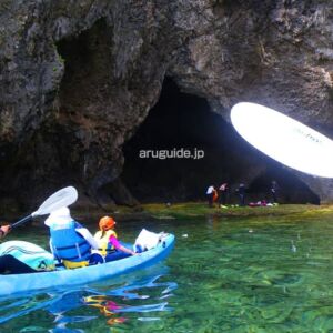 Arriving near the big cave, we can already see many fishes because the sea is so clear. The excitement starts!!!