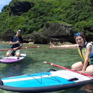 A little break on the reef, take a look at the view or look for a colorful fish in the water. Even stopping and
resting is fun.